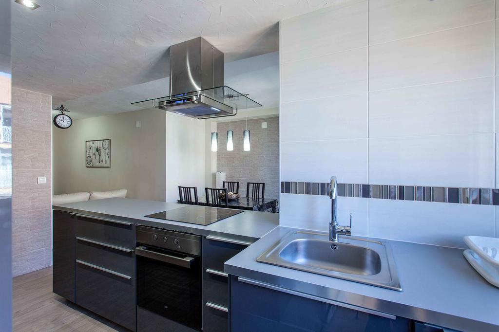 Apartment Malvarrosa Beach Cavite บาเลนเซีย ภายนอก รูปภาพ